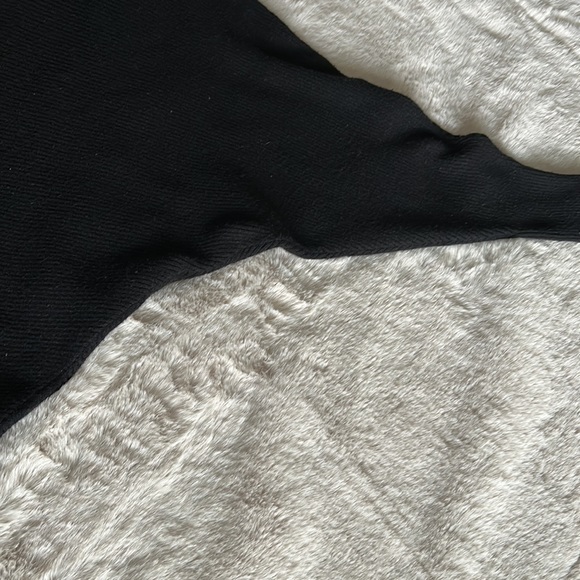 A nice black sweater by Phylosophy!! Pit to Pit 34. 28 long. Arms 29” long. - Picture 2 of 4